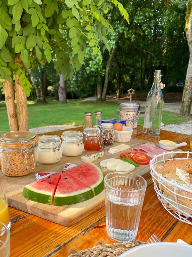 Bed and Breakfast Domaine La Rose Caylus Esterno foto