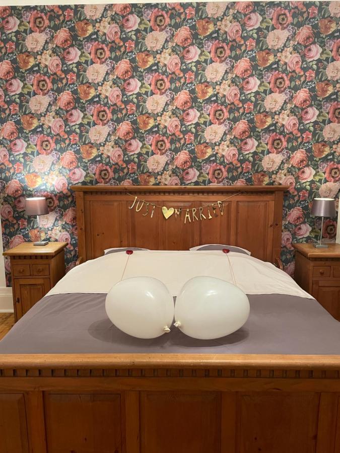 Bed and Breakfast Domaine La Rose Caylus Esterno foto
